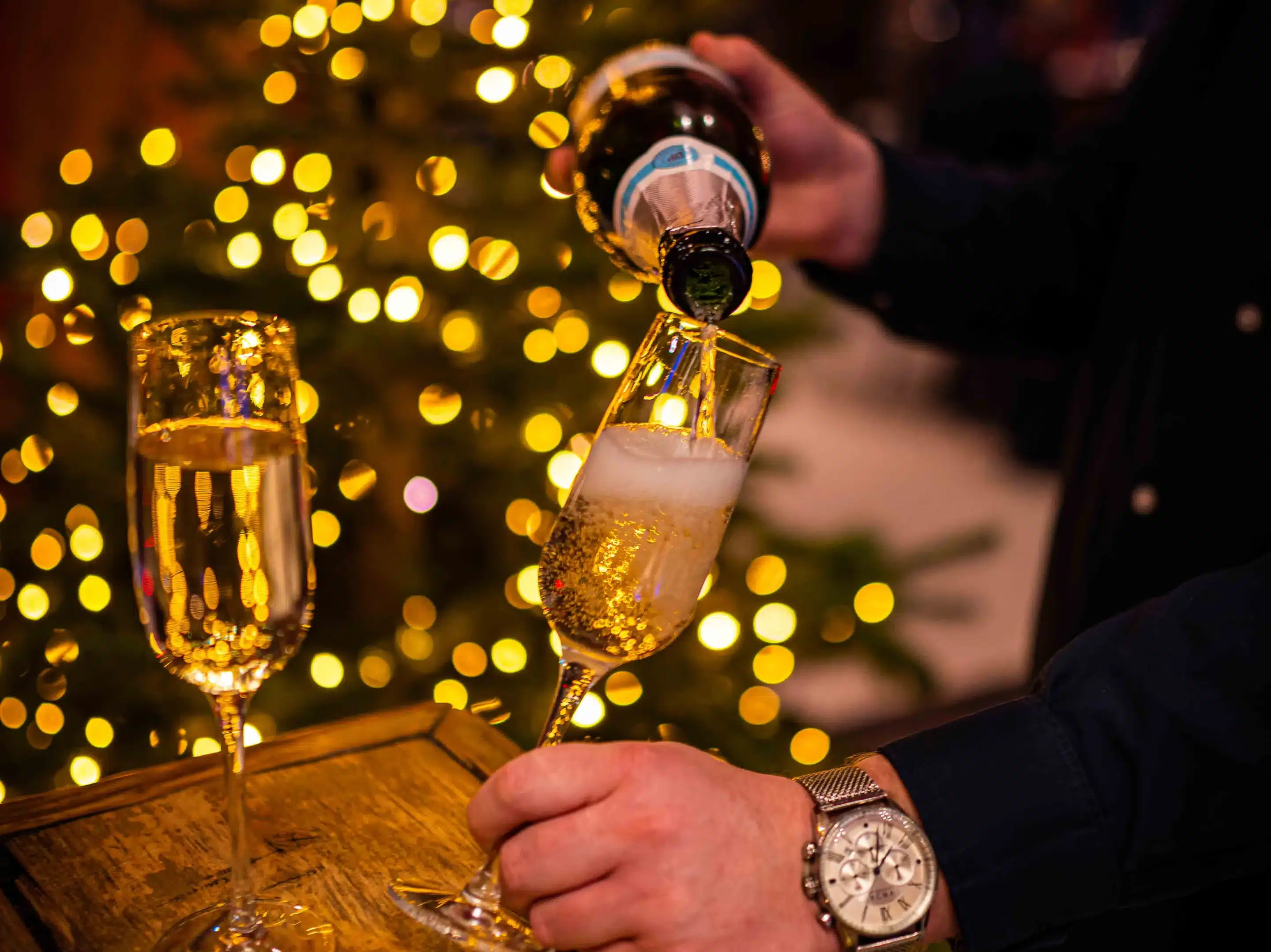Van Rossum Kerst Bubbels inschenken Van Rossum Kerst Bubbels inschenken